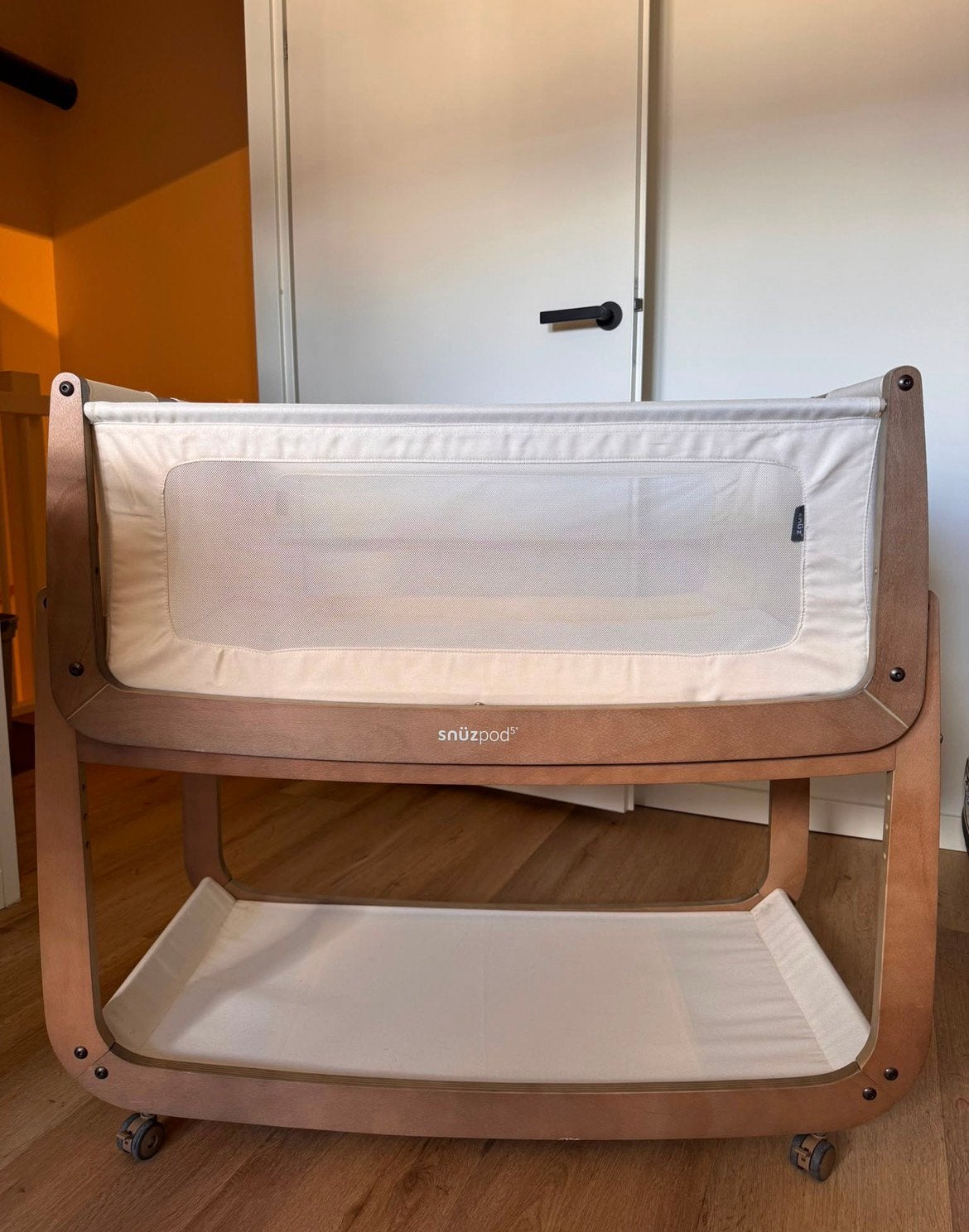 Snuz Co-Sleeper SnüzPod⁵ Walnut, Ophalen, Zo goed als nieuw, Wieg