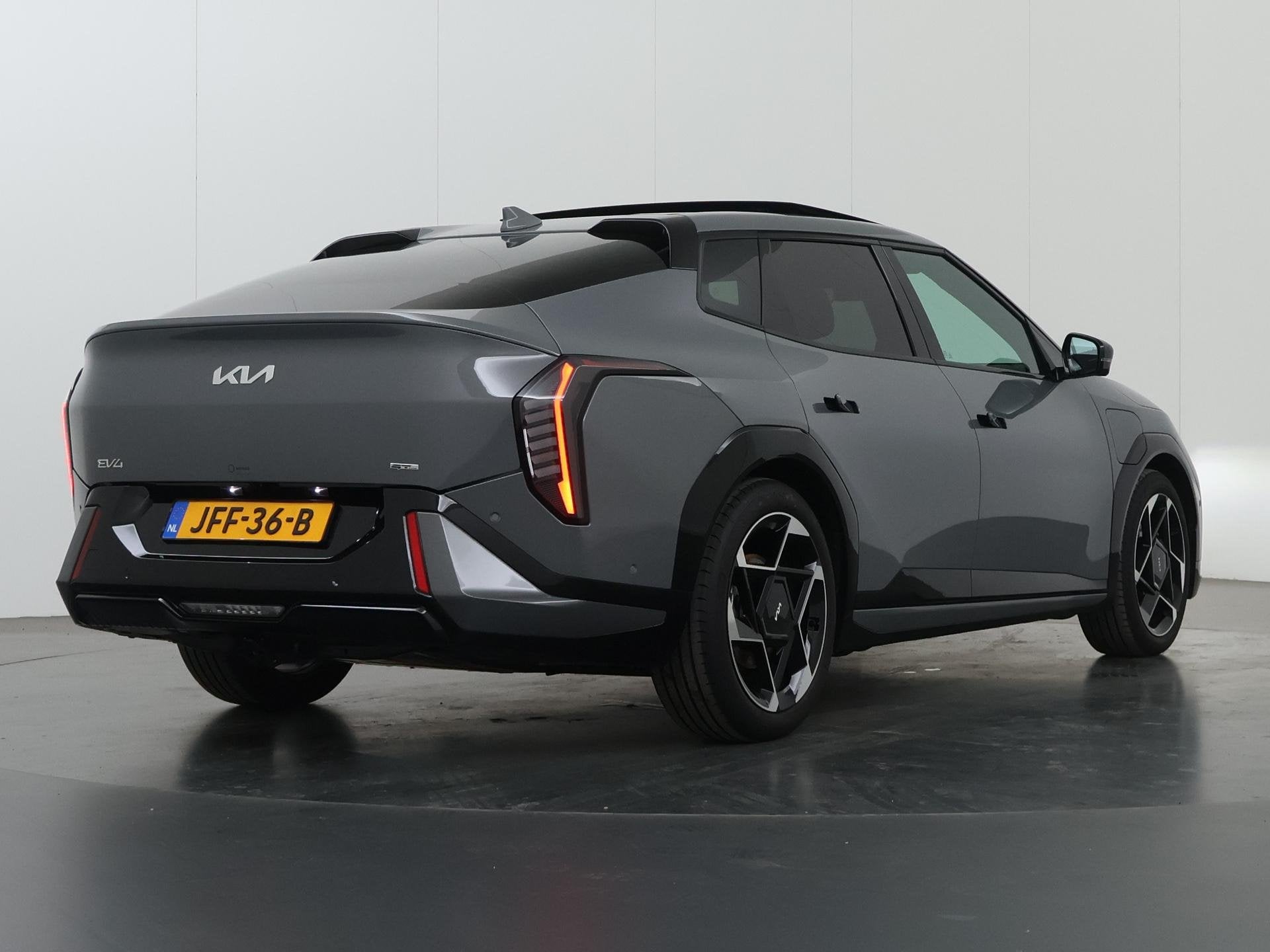 Kia EV4 Fastback GT-PlusLine 81.4 kWh | Trekhaak | Panoramas, Auto's, Kia, 81 kWh, 612 km, Origineel Nederlands, 204 pk