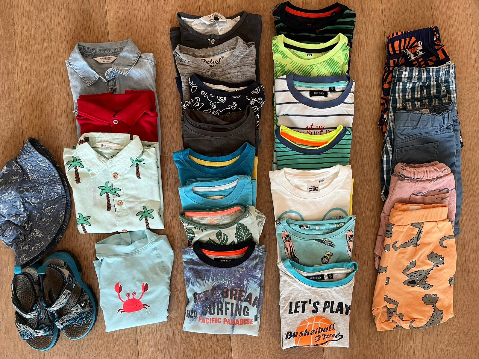 Pakket zomer kleren jongen mt 98 merk non merk (25 stuks), Ophalen of Verzenden, Zo goed als nieuw, Maat 98
