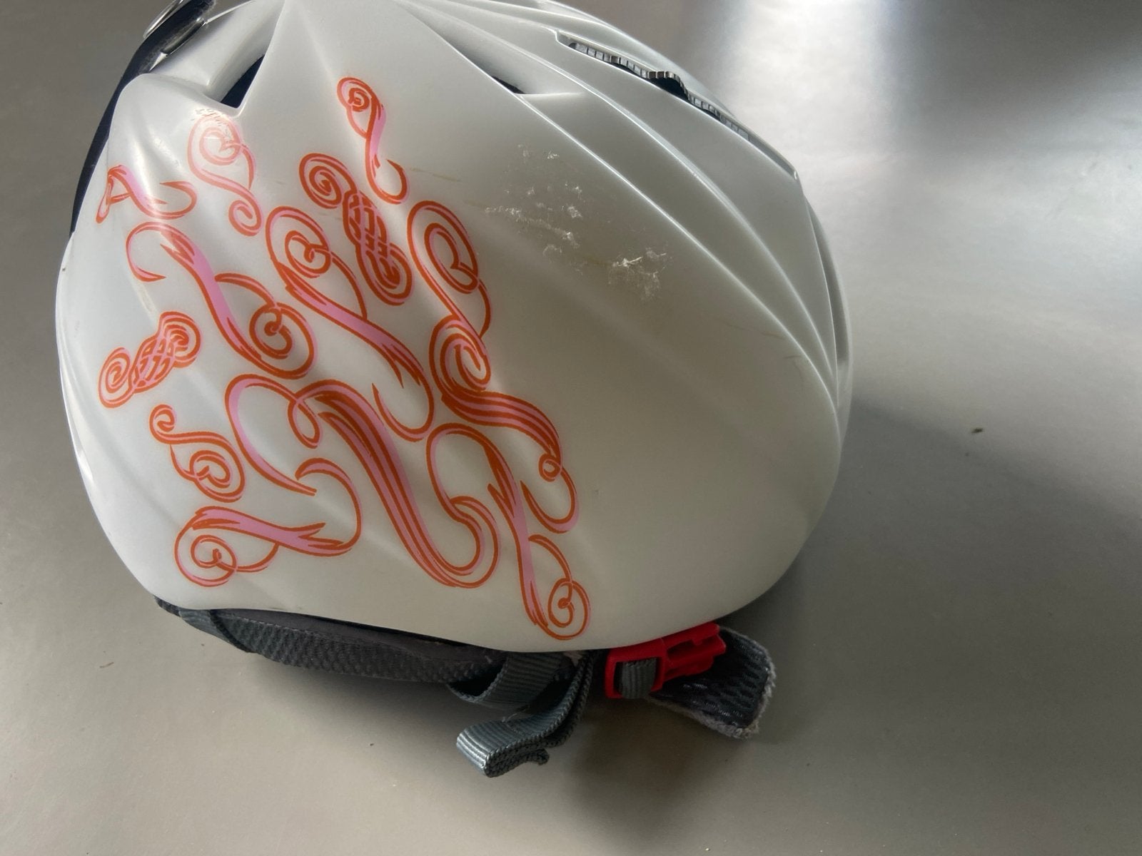 Witte skihelm met roze details, maat XS, gevoerd, Sport en Fitness, Ophalen, Gebruikt