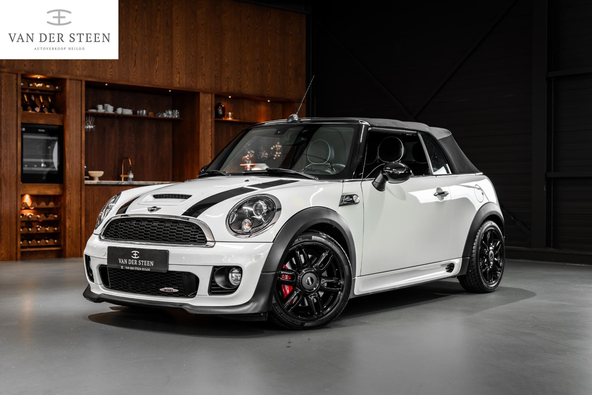 MINI Cabrio 1.6 John Cooper Works Pepper | Alcantara | H/K |, Voorwielaandrijving, Euro 5, 15 km/l, Gebruikt