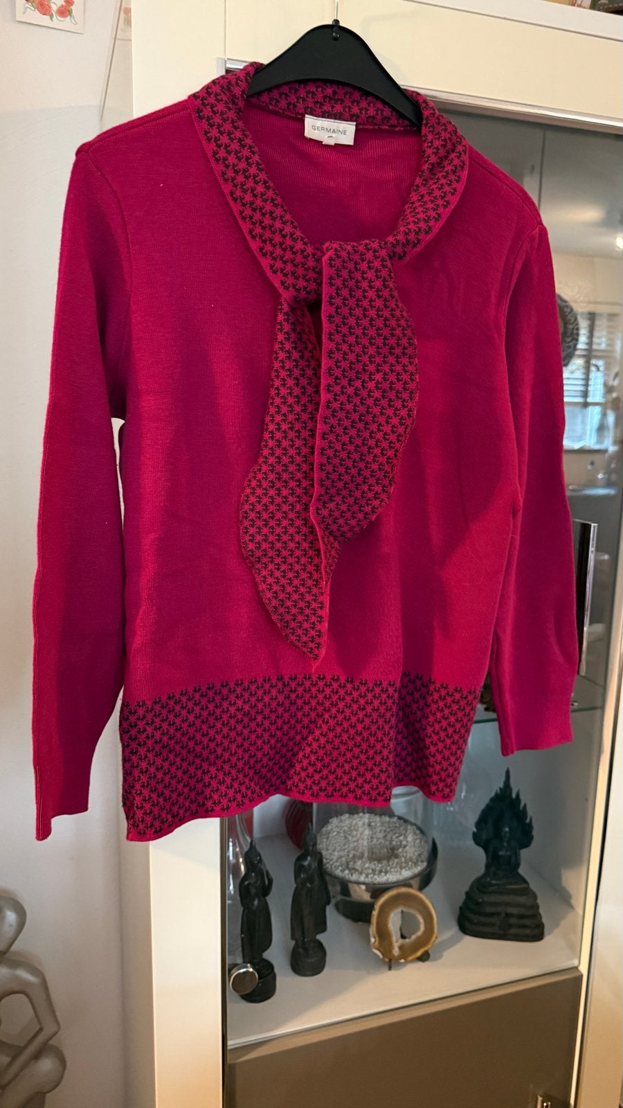 Germaine trui L - cyclaam Zwart met strikdetail, Ophalen of Verzenden, Zo goed als nieuw, Maat 42/44 (L), Rood