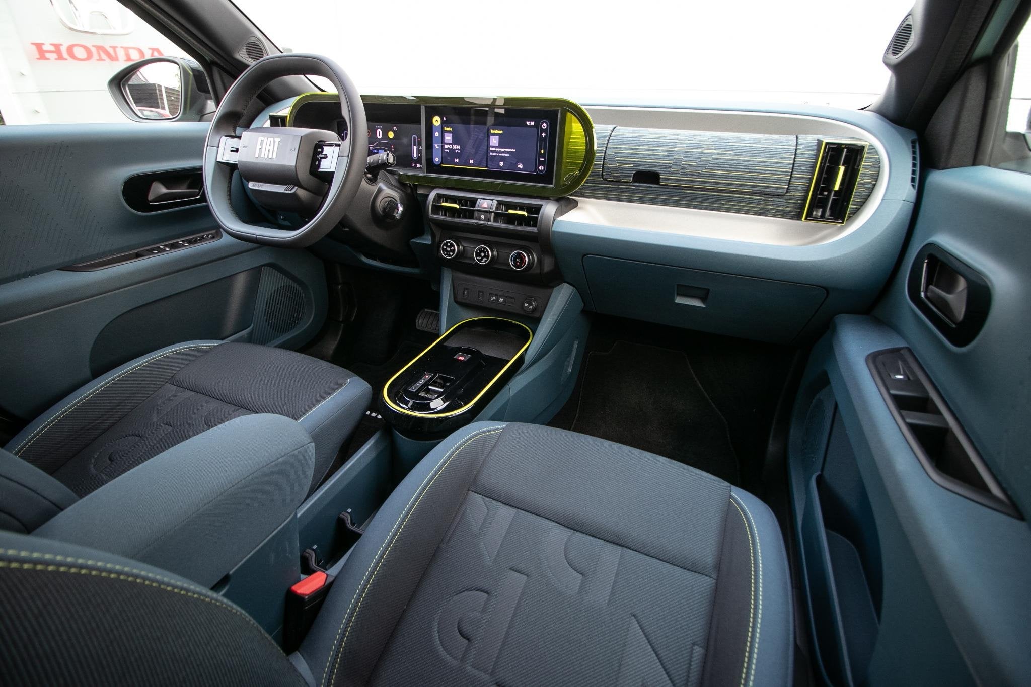Fiat Grande Panda 1.2 Hybrid ICON - Dealerond. | Pack Style, Stof, Parkeersensor, Origineel Nederlands, Bedrijf