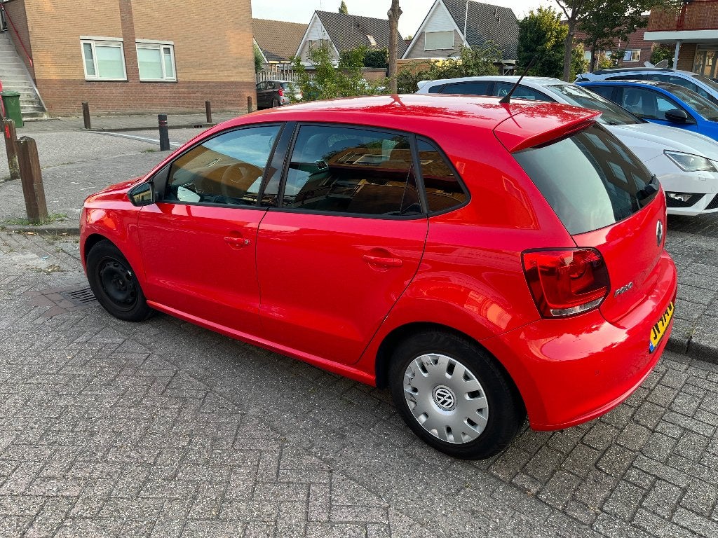 Volkswagen Polo 1.2 51KW 2010 Rood, Voorwielaandrijving, 40 €/maand, Zwart, 4 cilinders