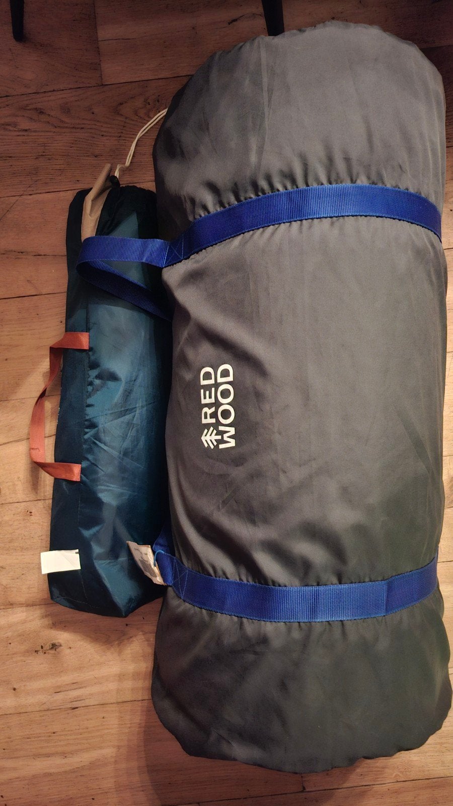 opblaasbare decathlon lattenbodem  met redwood slaapmat, Ophalen, Zo goed als nieuw