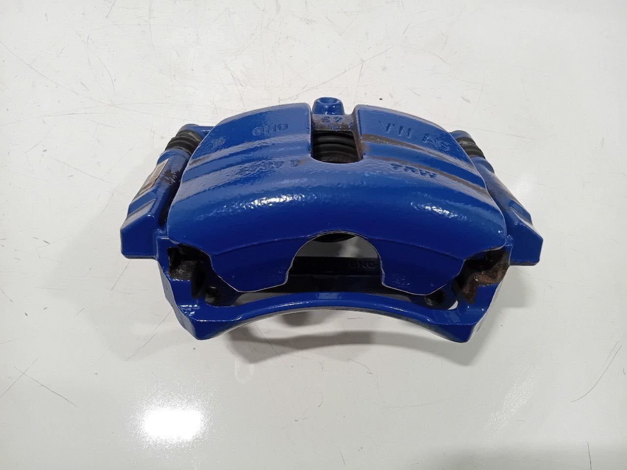 Remklauw rechts voor Volkswagen Golf, Onderdelen@venauto.nl, Van der Ven Autorecycling B.V., Gebruikt, Ettenseweg 76, 4706 PB Roosendaal, The Netherlands