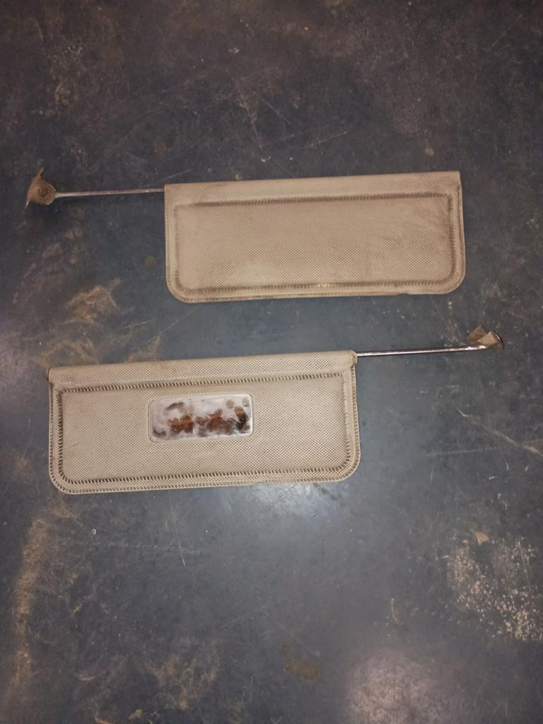 Zonnekleppen set (2 stuks)  citroen id ds, Auto-onderdelen, Carrosserie en Plaatwerk, Ophalen of Verzenden, Gebruikt, Universele onderdelen