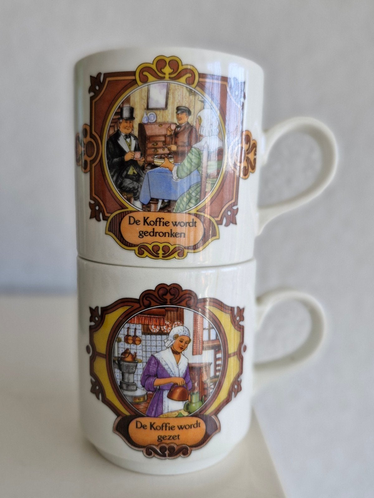 Twee Villeroy & Boch Douwe Egberts bekers, Ophalen of Verzenden, Zo goed als nieuw, Overige stijlen, Kop(pen) en/of Schotel(s)
