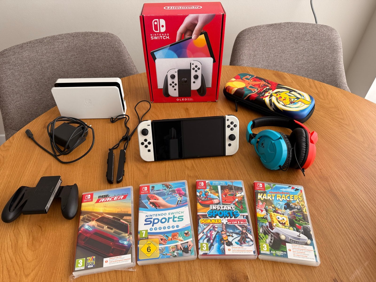 Nintendo Switch OLED Bundel: Console, 4 Games, Case, Headset, Spelcomputers en Games, Met games, Met 2 controllers, Zo goed als nieuw