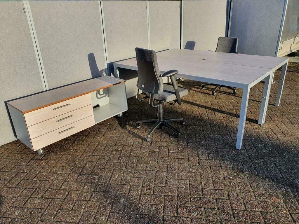Twinform design bureau  (recht of hoekbureau) directie 15x, Huis en Inrichting, Bureaus, Postbus, Info@twinform.nl, Zo goed als nieuw