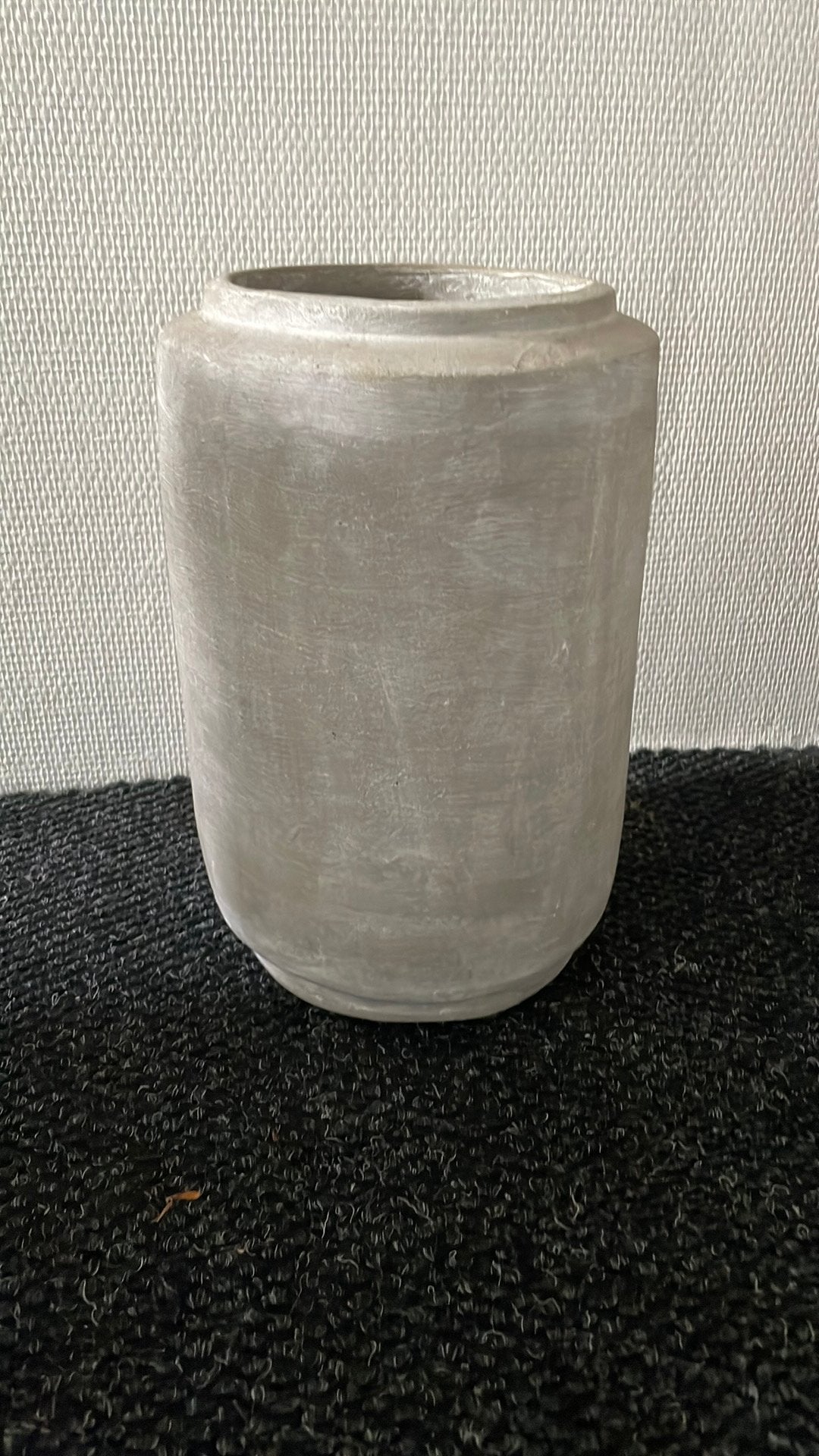 Betonnen bloempot 33 cm hoog, Ophalen, Zo goed als nieuw, Overige kleuren