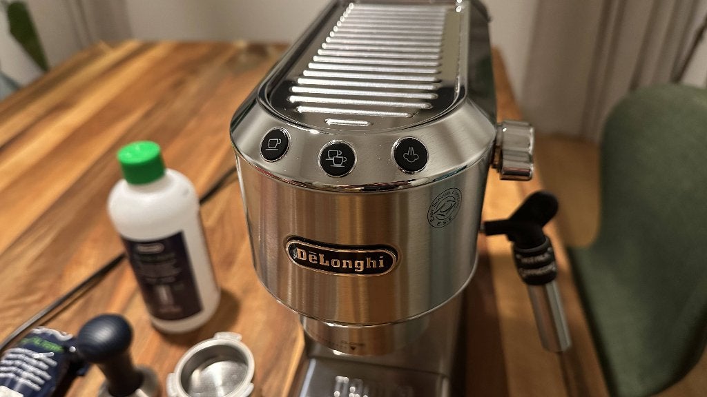 Foto 7 van Delonghi Dedica Espressomachine