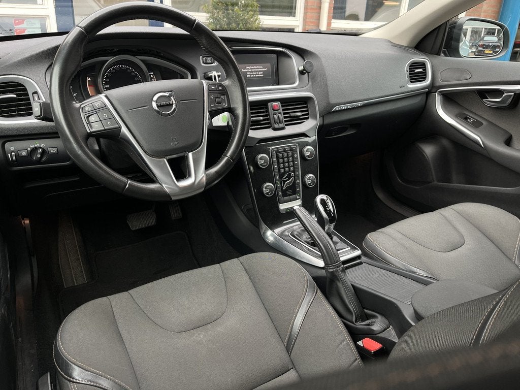 Volvo V40 Cross Country 1.5 T3 Nordic+ | Trekhaak | Cruise |, Auto's, Volvo, 12 maanden, Stof, Blauw, Bedrijf