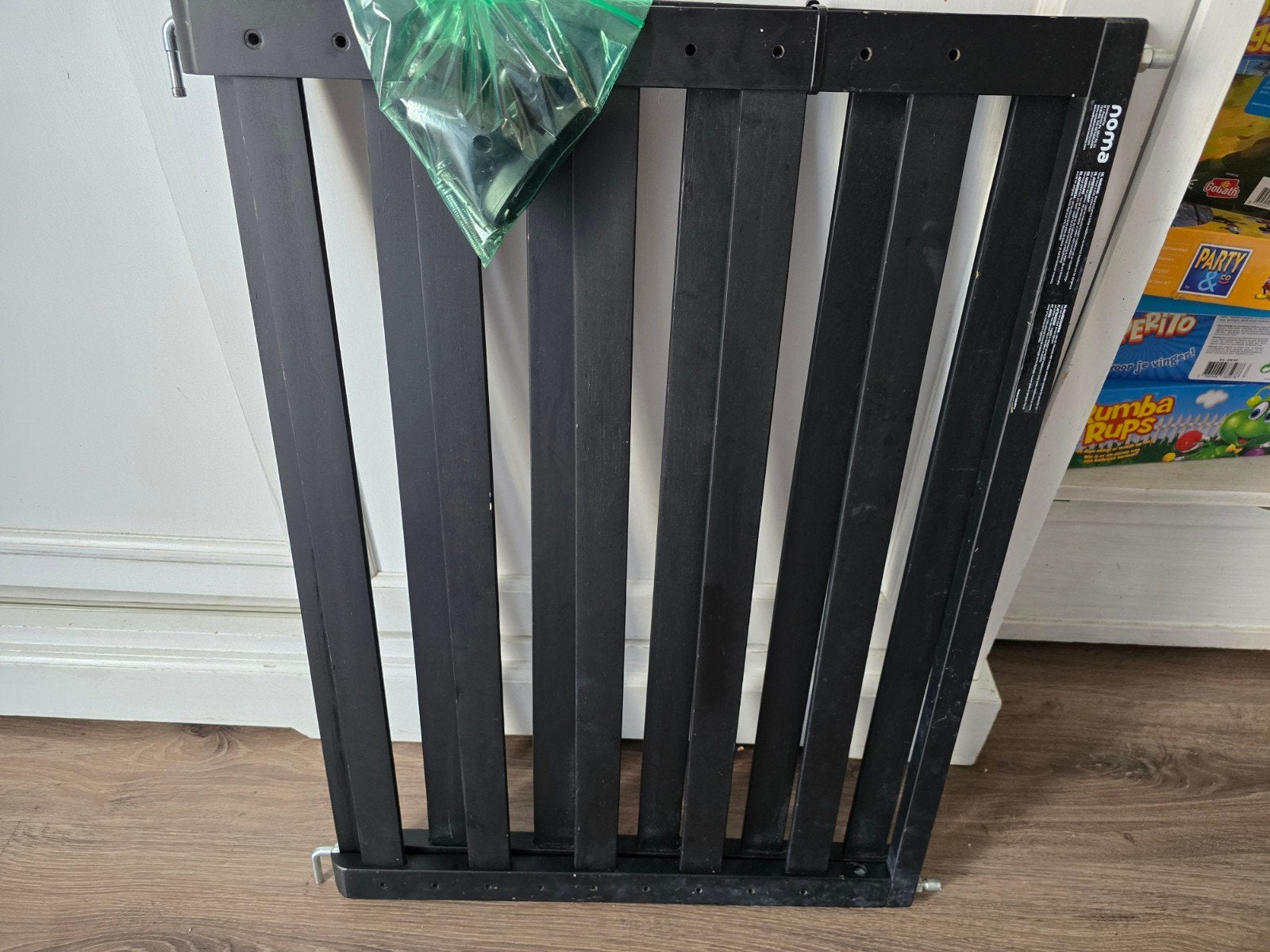 Zwart houten traphekje met bevestigingsmaterialen, Ophalen of Verzenden, Gebruikt, Hout