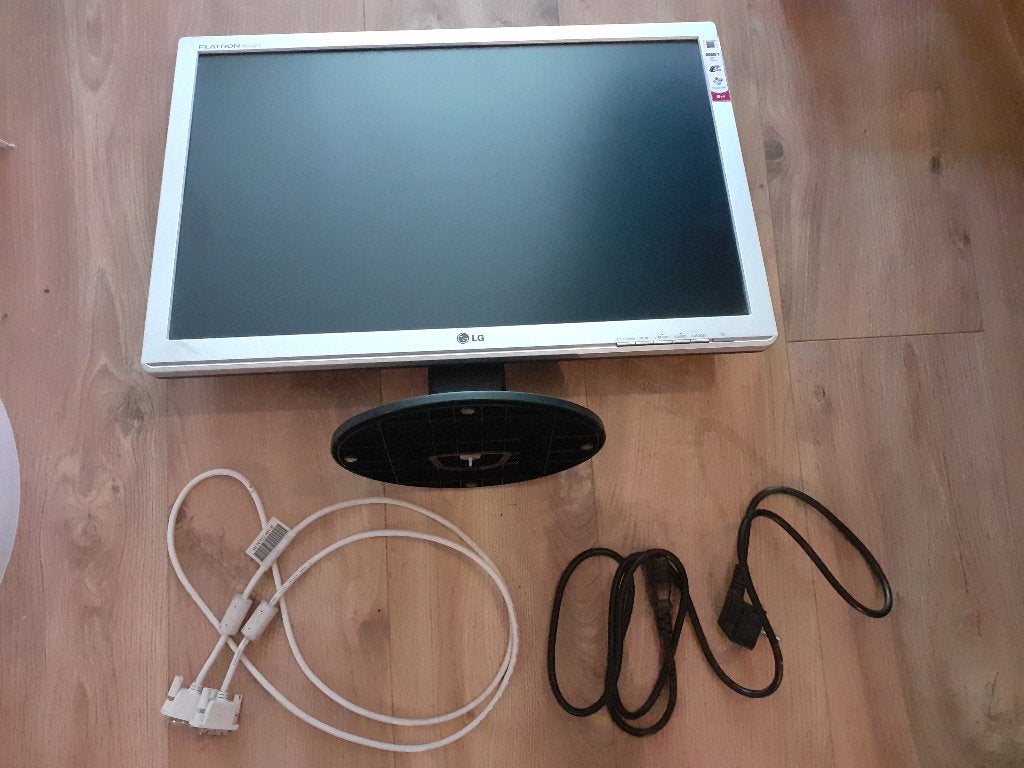 LG Flatron W2242T Monitor - 22 inch, 5ms reactietijd, Computers en Software, Monitoren, Gebruikt, 60 Hz of minder, DVI, VGA, Kantelbaar