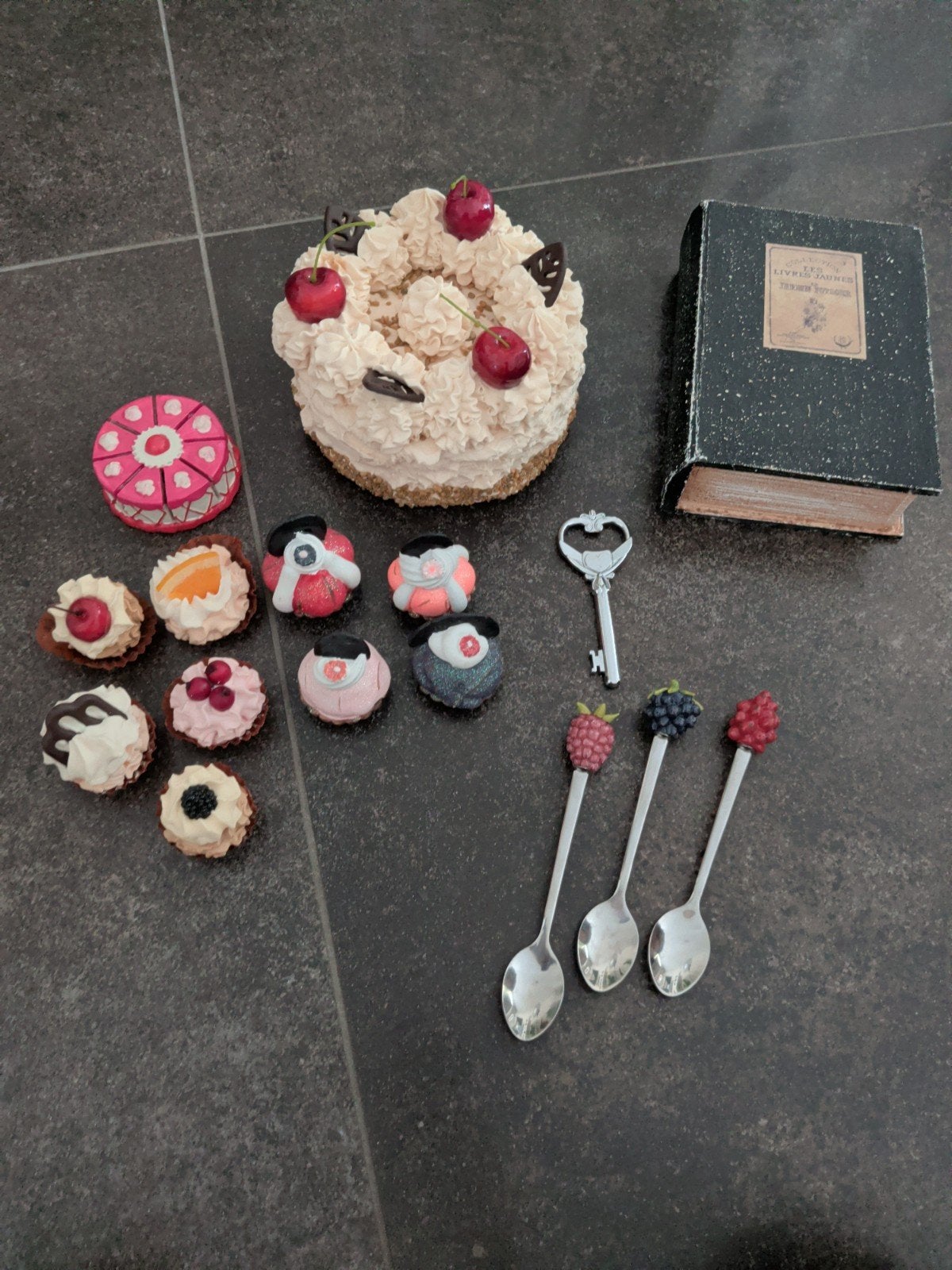 Mooie kunst taart en gebakjes ed, Ophalen, Taarten, Versiering