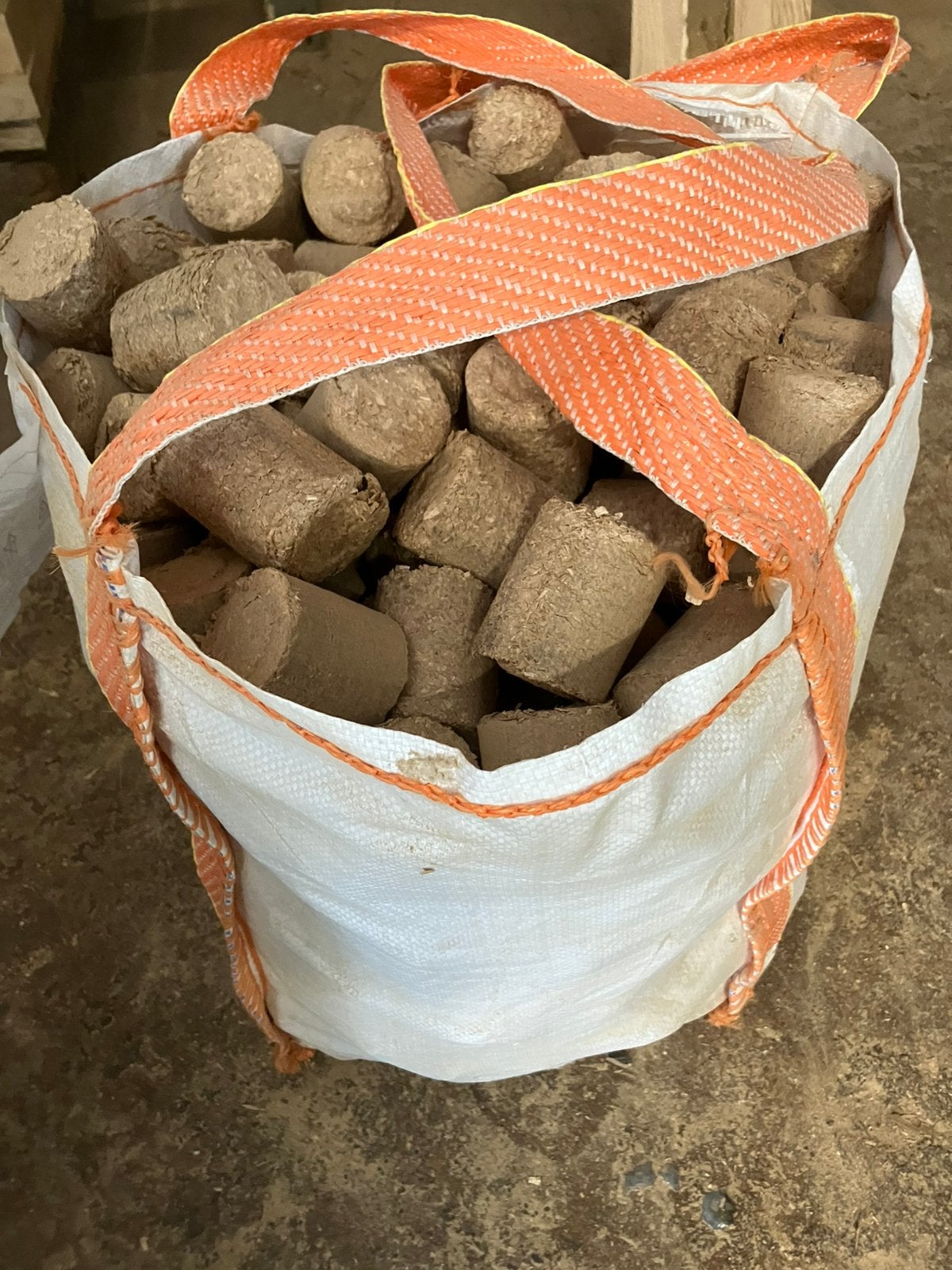 Briketten/ haardhout unio briketten kleine zakkenvanaf 25.-, Minder dan 3 m³, Ophalen