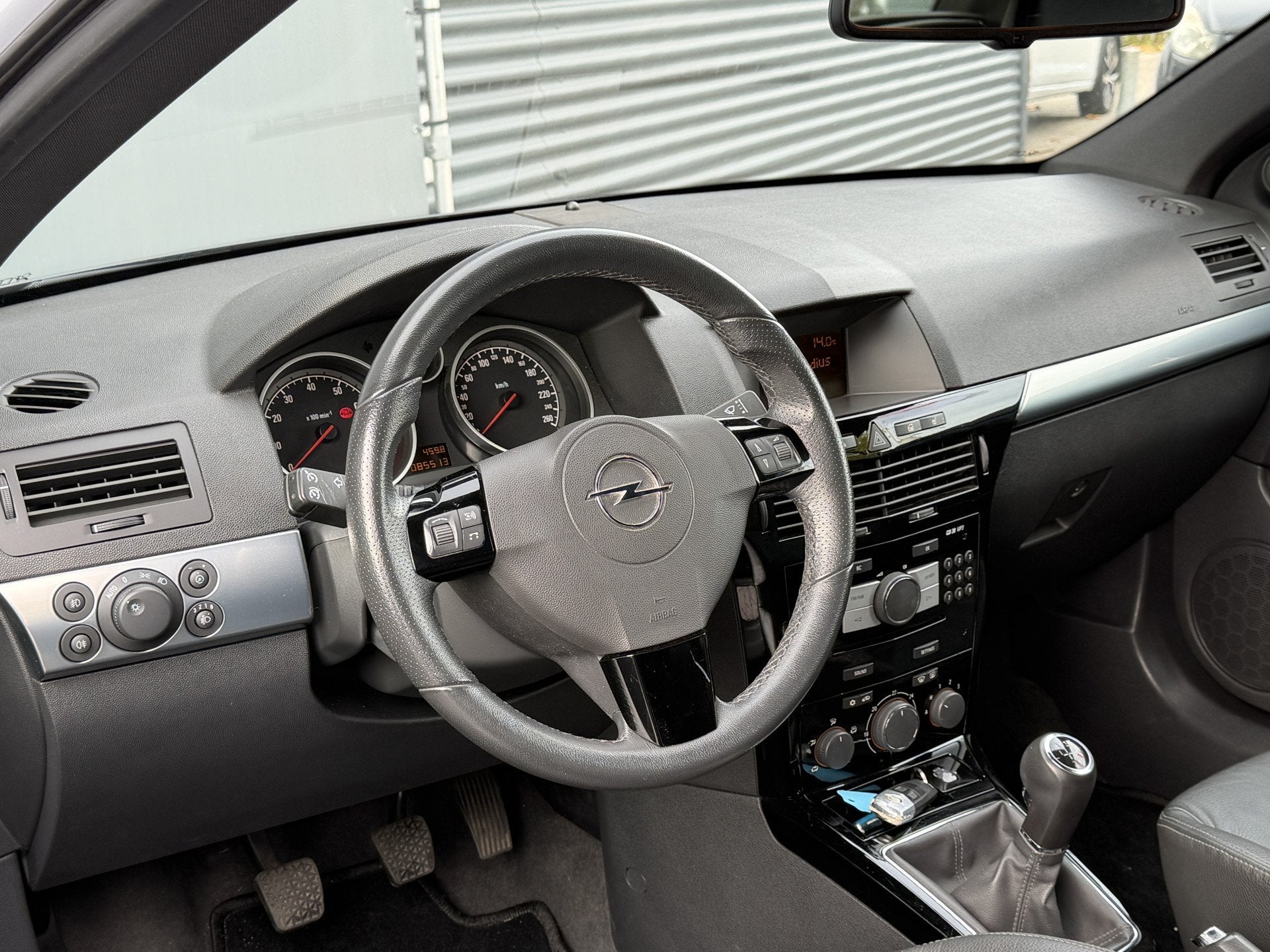 Opel Astra TwinTop BWJ 2009 | 1.6 116PK Cosmo | LEER | CLIMA, Auto's, Voorwielaandrijving, 745 kg, 15 km/l, Gebruikt