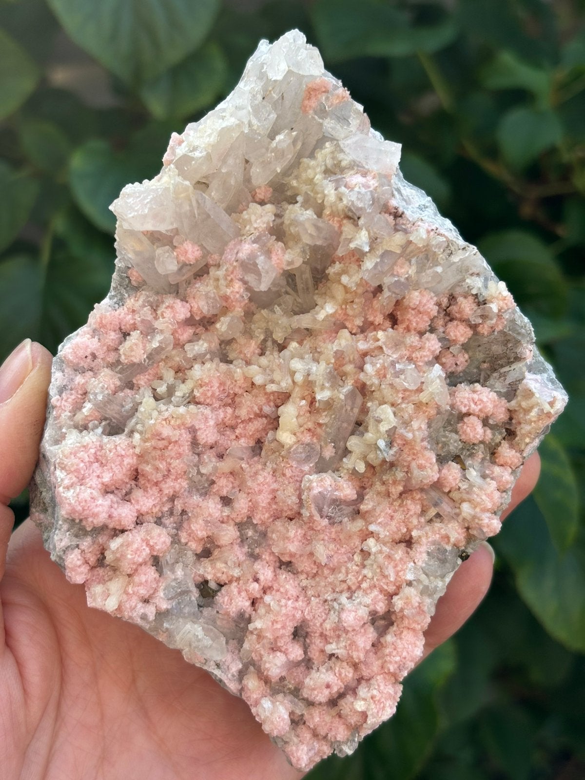 Rhodochrosiet met kwarts en stilbiet, Ophalen of Verzenden, Mineraal