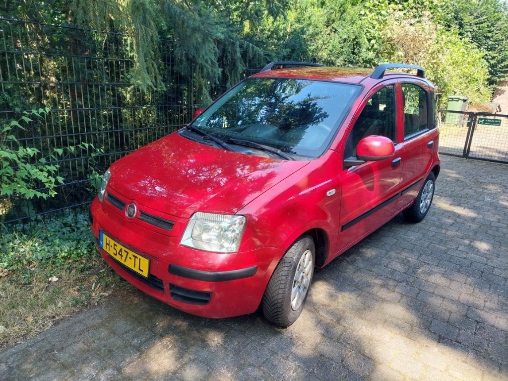 Fiat Panda 1.2 2012 Rood,  airco, trekhaak, Voorwielaandrijving, 839 kg, Stof, Handgeschakeld