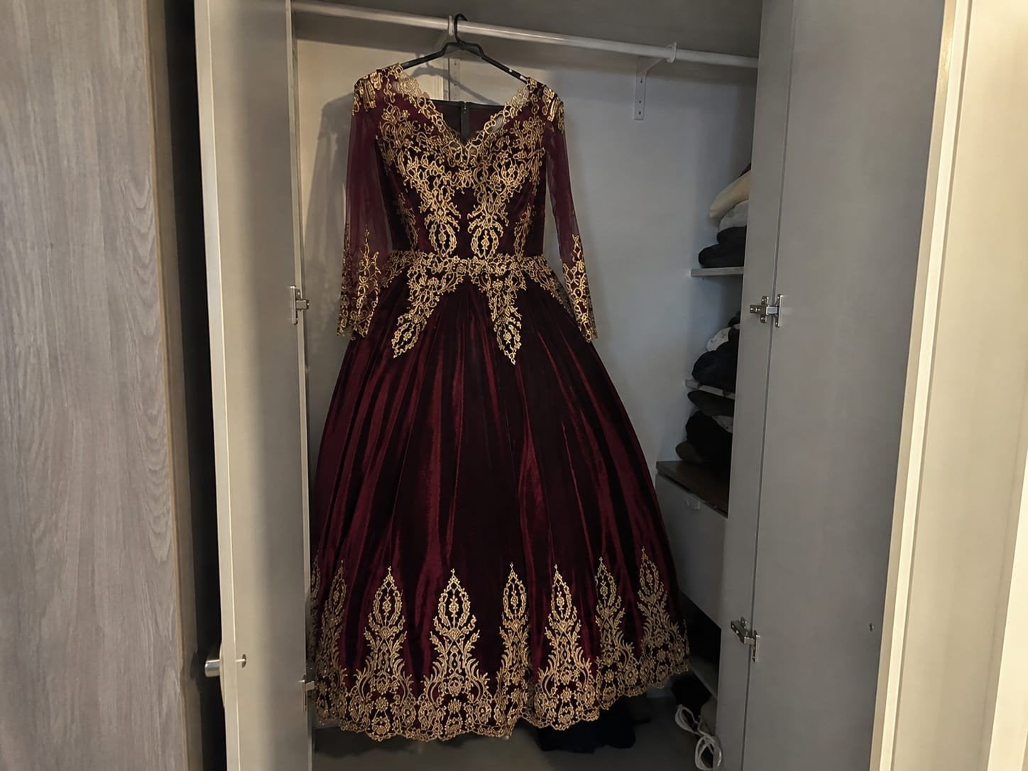 Prachtige Bordeauxrode Henna Jurk, Kleding | Dames, Gelegenheidskleding, Maat 38/40 (M), Galajurk, Ophalen of Verzenden, Zo goed als nieuw