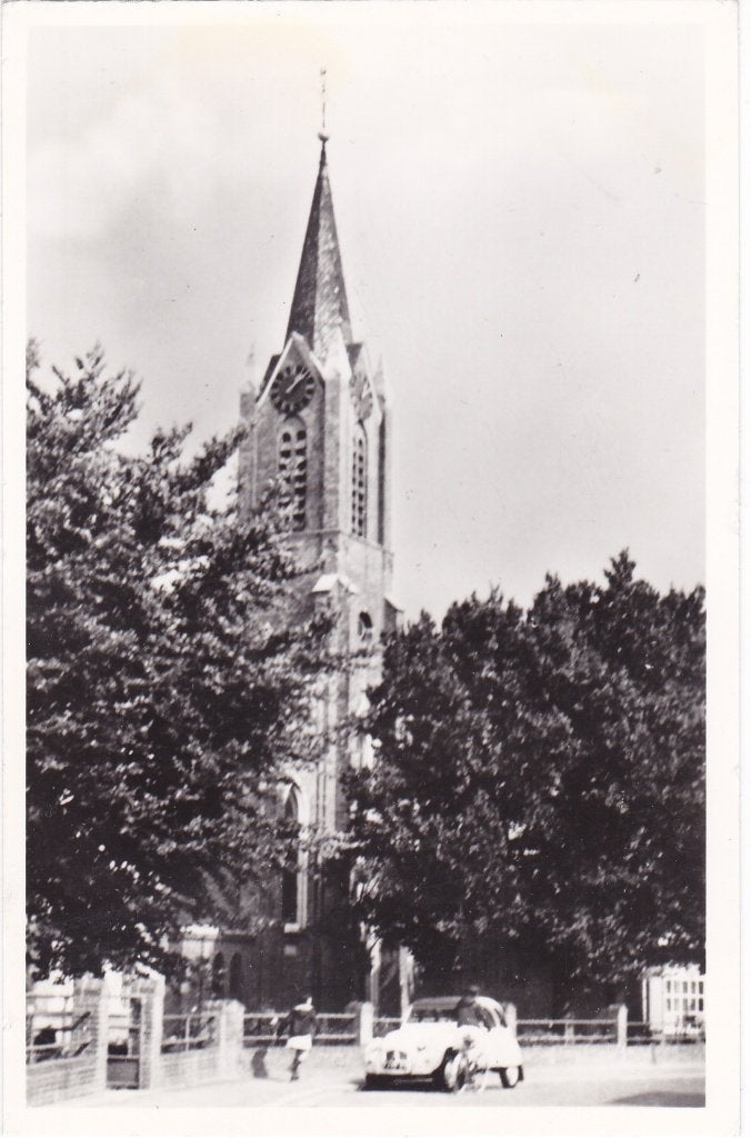 Axel. Ansichtkaart. R.K. Kerk - Echt Fotokaart. **, Verzamelen, Ophalen of Verzenden, 1940 tot 1960, Ongelopen, Zeeland