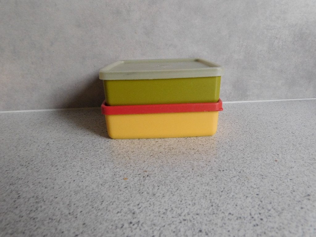 Tupperware Diepvriesdoos 300 ml. Geel en Groen Vintage, Gebruikt, Overige kleuren, 300 ml, Overige typen