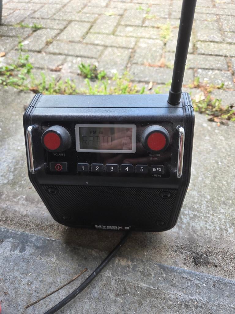 MyBox 2 Bouwradio - Robuust en Draagbaar, Ophalen of Verzenden, Gebruikt, Bouwradio