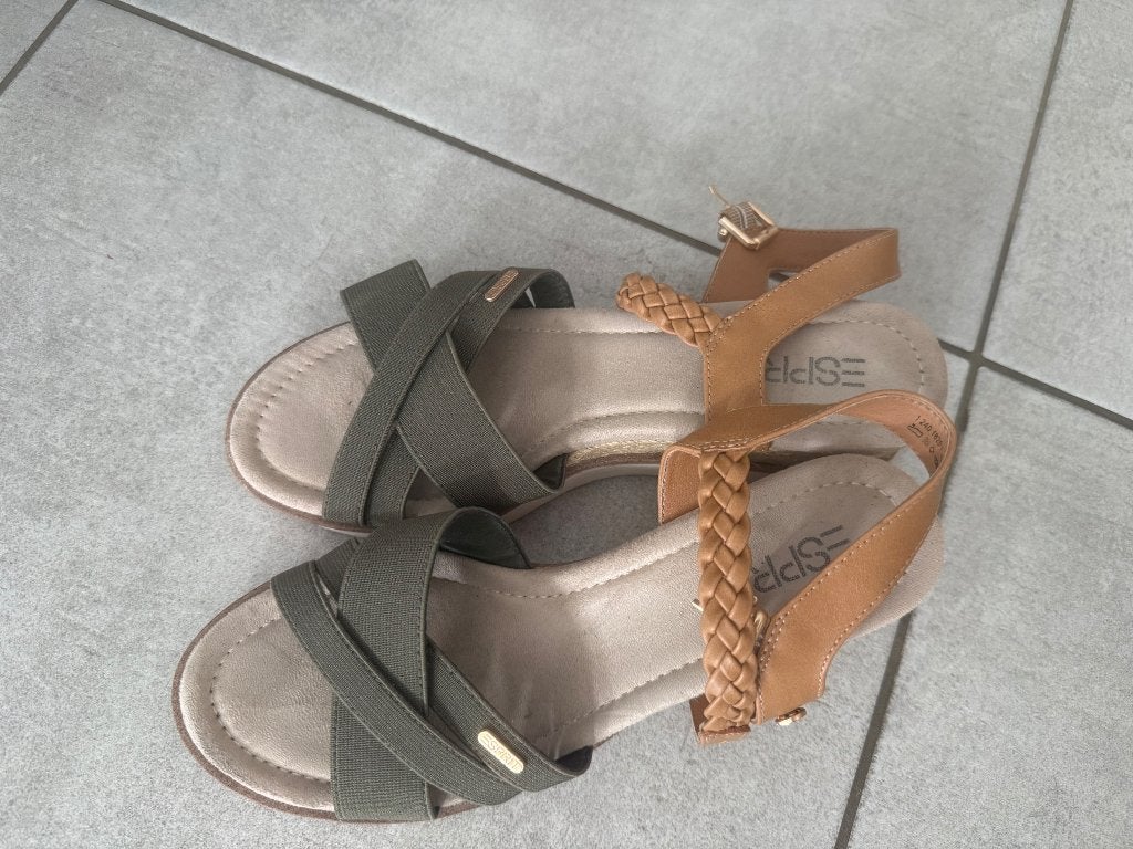 Sandalen Esprit maat 40, Ophalen, Sandalen of Muiltjes, Zo goed als nieuw, Esprit