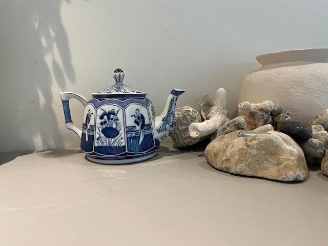 Oude Chinese theepot. Delfts blauwe kleur. Gemerkt, Antiek en Kunst, Antiek | Servies los, Ophalen