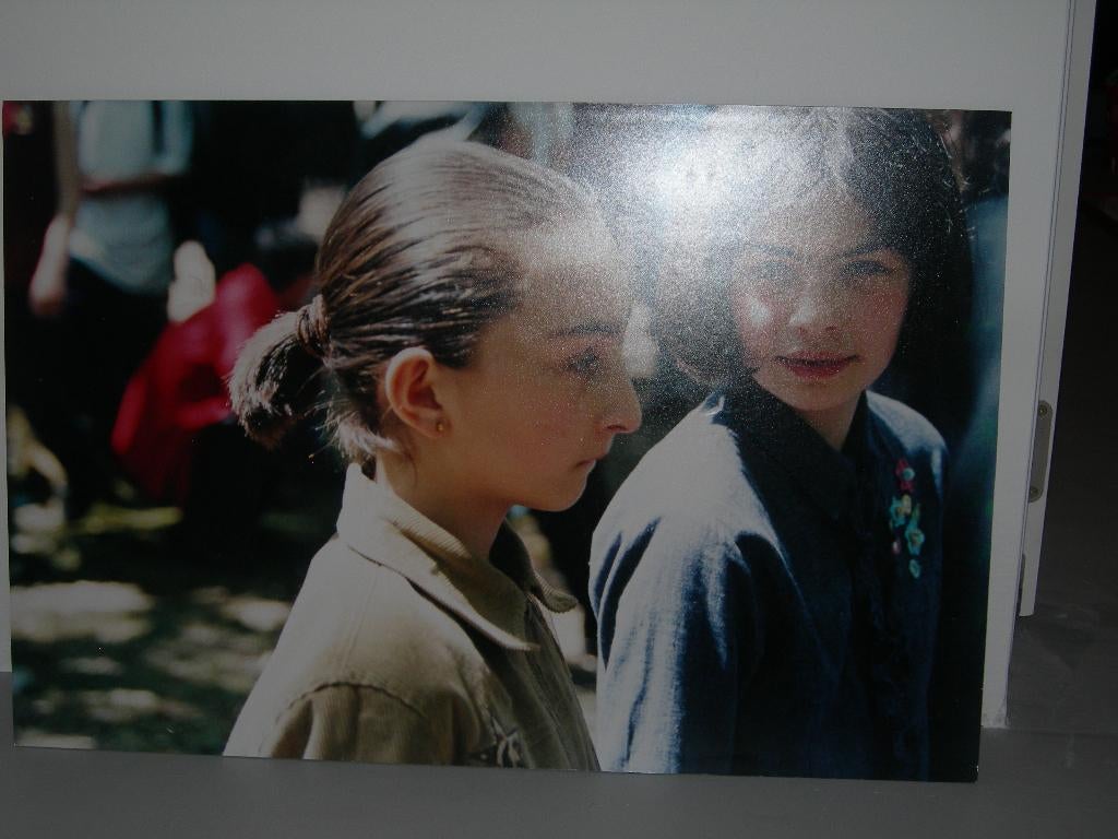 foto "meisjes uit Kutaisi" van kunstenaar Annelies Middel, 50 tot 75 cm, Ophalen of Verzenden, Zo goed als nieuw, Schilderij