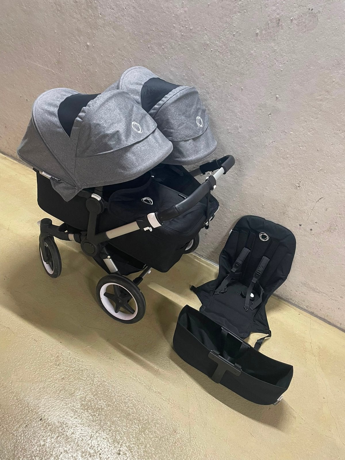 Bugaboo donkey 3 duo zwart/grijs, Support@bugaboo.com, Bugaboo, Ophalen of Verzenden, Zo goed als nieuw