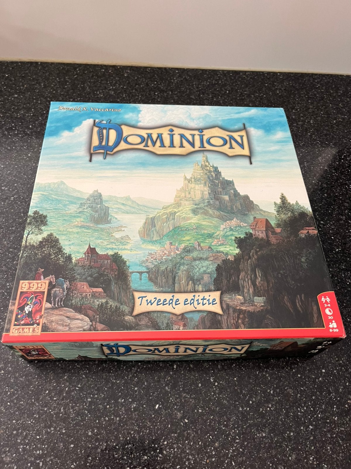 Dominion 2e editie, Hobby en Vrije tijd, Gezelschapsspellen | Bordspellen, Ophalen of Verzenden, Zo goed als nieuw