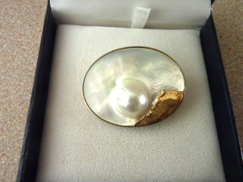 broche Mabe parel, Ophalen of Verzenden, Zo goed als nieuw, Wit, Overige materialen