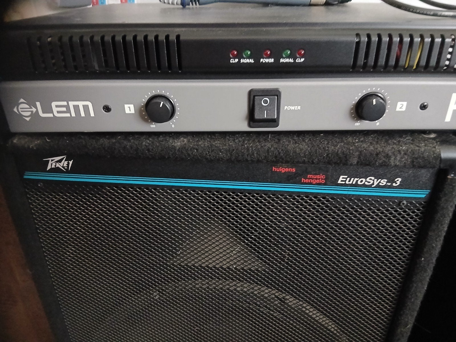 PA set met LEM versterker, Peavey speakers en microfoon, Ophalen of Verzenden, Gebruikt, Zangmicrofoon