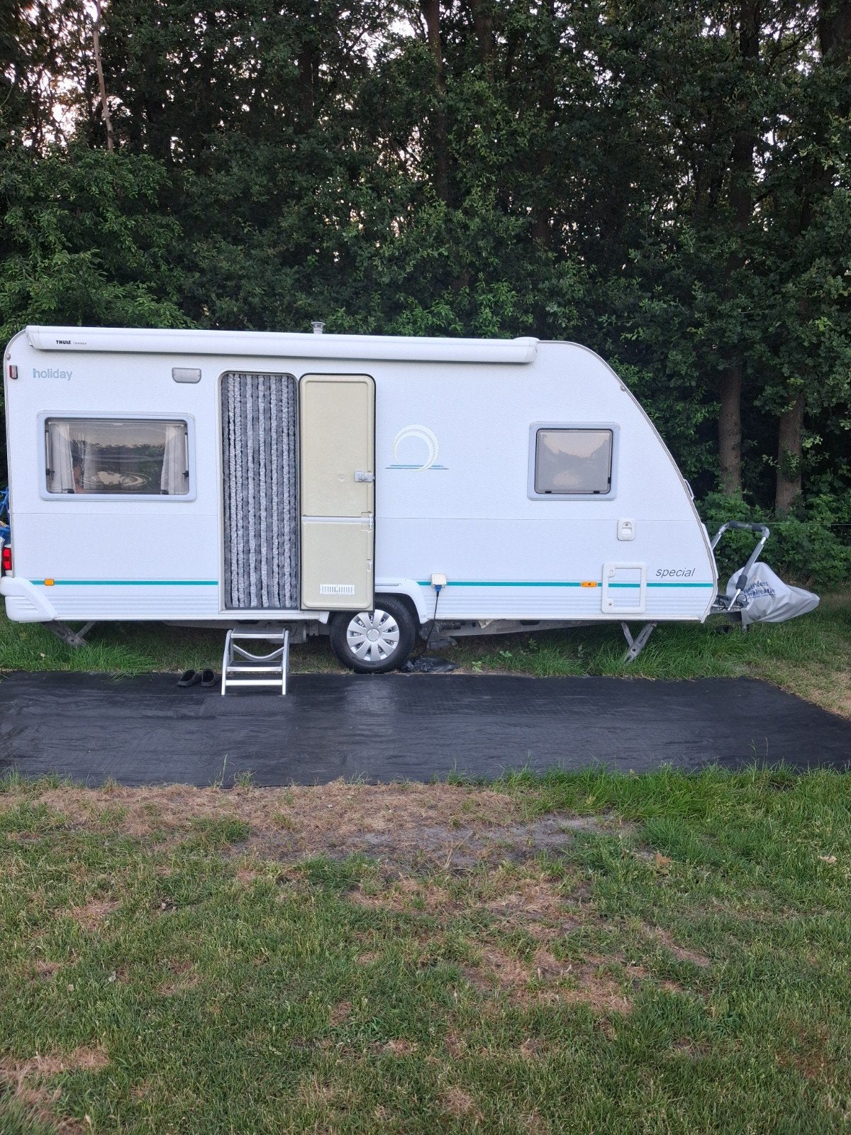 Eifelland 465 TF Holiday Special 2003 van 1e Eigenaar, Caravans en Kamperen, Caravans, Particulier, tot en met 4, 750 - 1000 kg