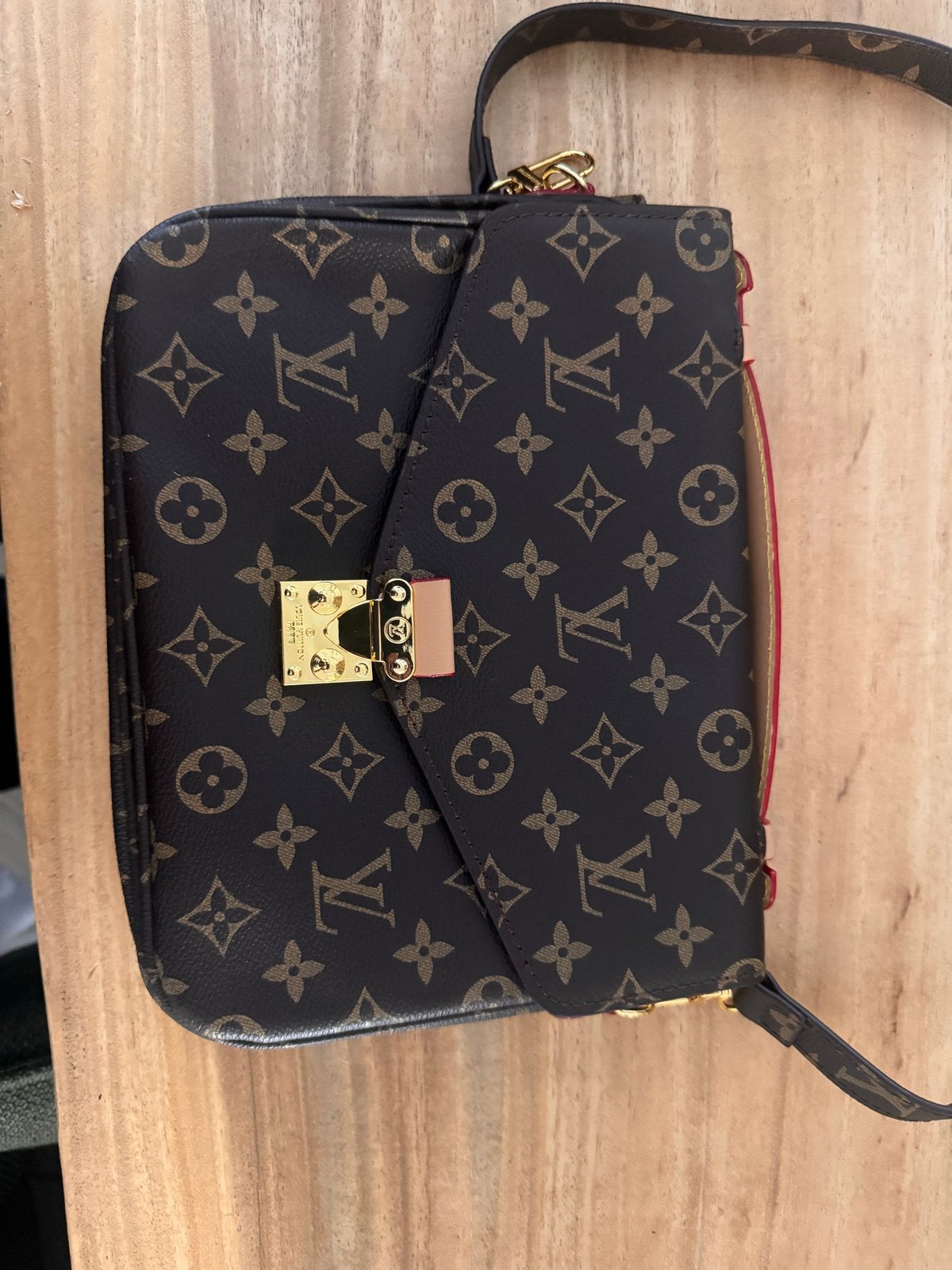 Louis Vuitton Pochette Metis Monogram Handtas, Ophalen of Verzenden, Zo goed als nieuw, Bruin, Handtas