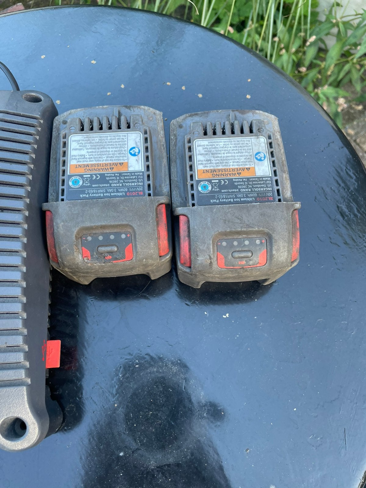 Lader +2 batterijen, Ophalen, Zo goed als nieuw, Overige typen