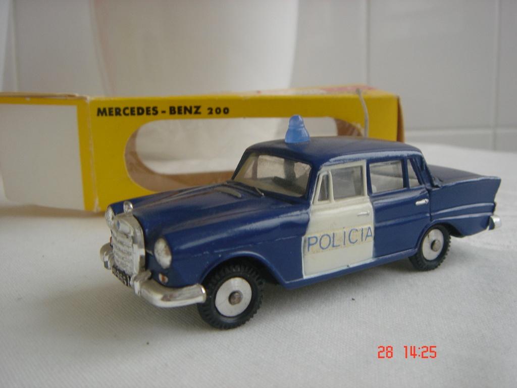 METOSUL MERCEDES-BENZ 200 POLICIA NR 25 1965, Ophalen of Verzenden, Zo goed als nieuw, Auto, Overige merken