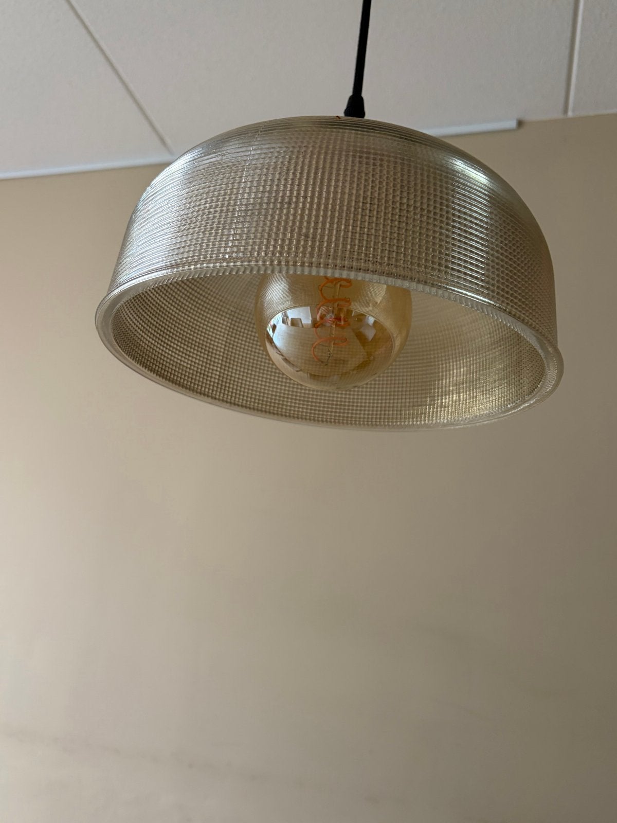 Set van 4 (of 5) moderne hanglampen met geribbeld glas, Ophalen, Zo goed als nieuw, Glas, E27 (groot)