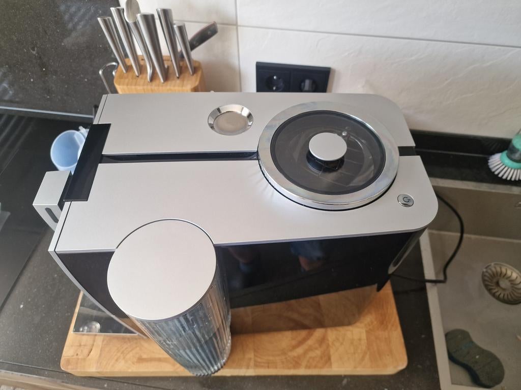 Jura E8 Metropolitan Koffiemachine uit 2020- Zo goed als ni, Ophalen of Verzenden, Zo goed als nieuw, Koffiemachine, Koffiebonen