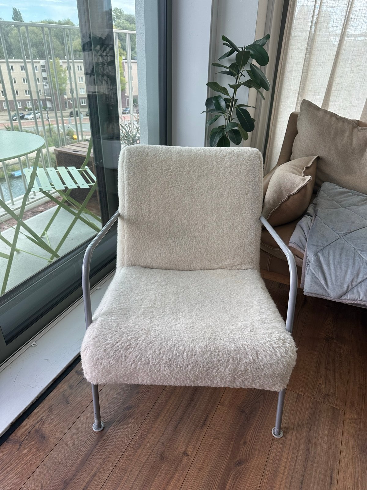 Fauteuil met teddy stof, Ophalen, Gebruikt, Wit, Metaal