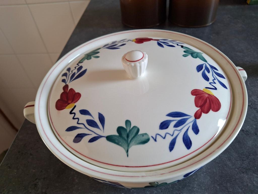 Boerenbont servies: borden, kommen, eierdopjes, juskan, Huis en Inrichting, Keuken | Servies, Ophalen, Gebruikt, Aardewerk, Boerenbont