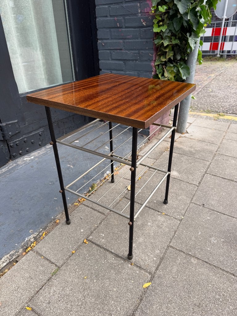 Vintage design bijzettafel, leuk voor bv platenspeler, Ophalen