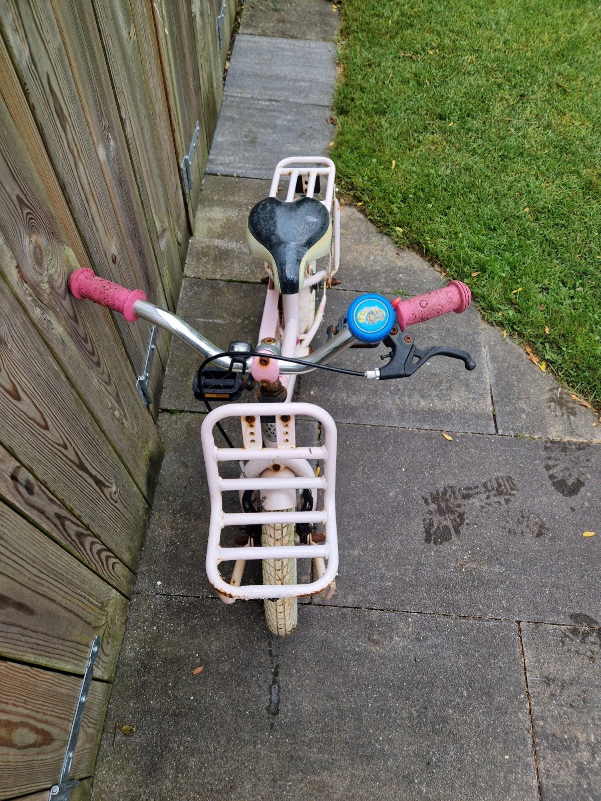 Roze kinderfiets met rekje - Gebruikt, Ophalen, Gebruikt, Velgrem, Minder dan 16 inch