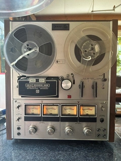 Akai 202D-SS 4-channel surround bandrecorder, Ophalen, Bandrecorder, Met banden