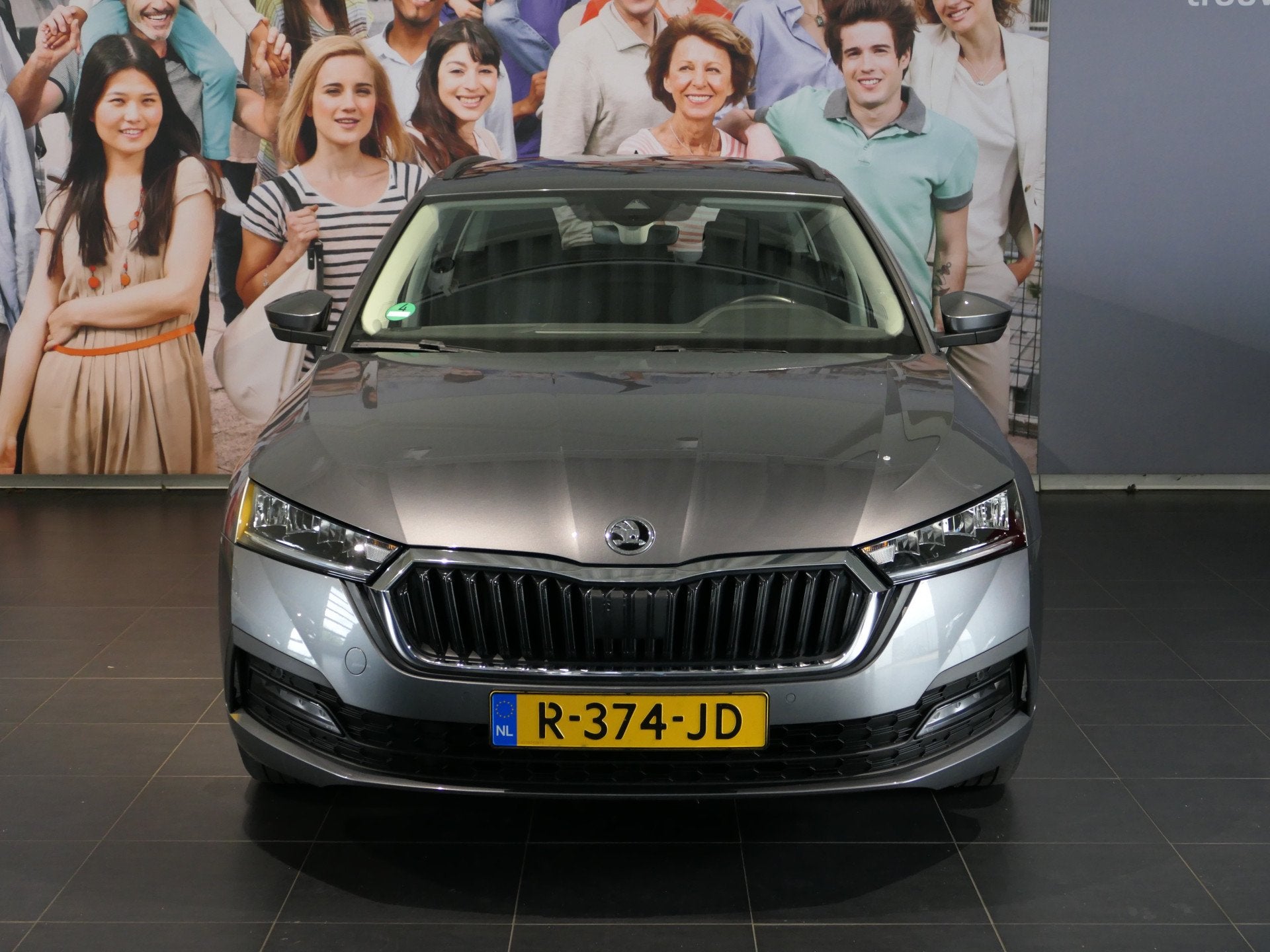 Skoda Octavia Combi 1.0 TSI Business Edition - Elektr koffer, Voorwielaandrijving, Stof, Gebruikt, Origineel Nederlands