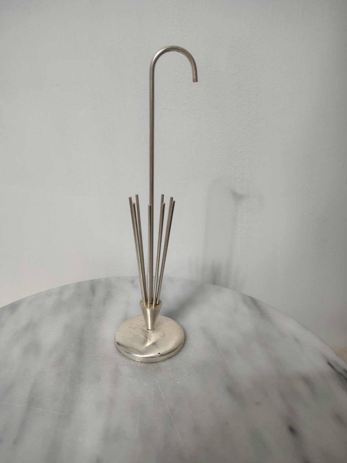 Servettenhouder - Modern design - Bijna 20 cm hoog, Huis en Inrichting, Gebruikt, Ophalen of Verzenden, Zilver, Metaal
