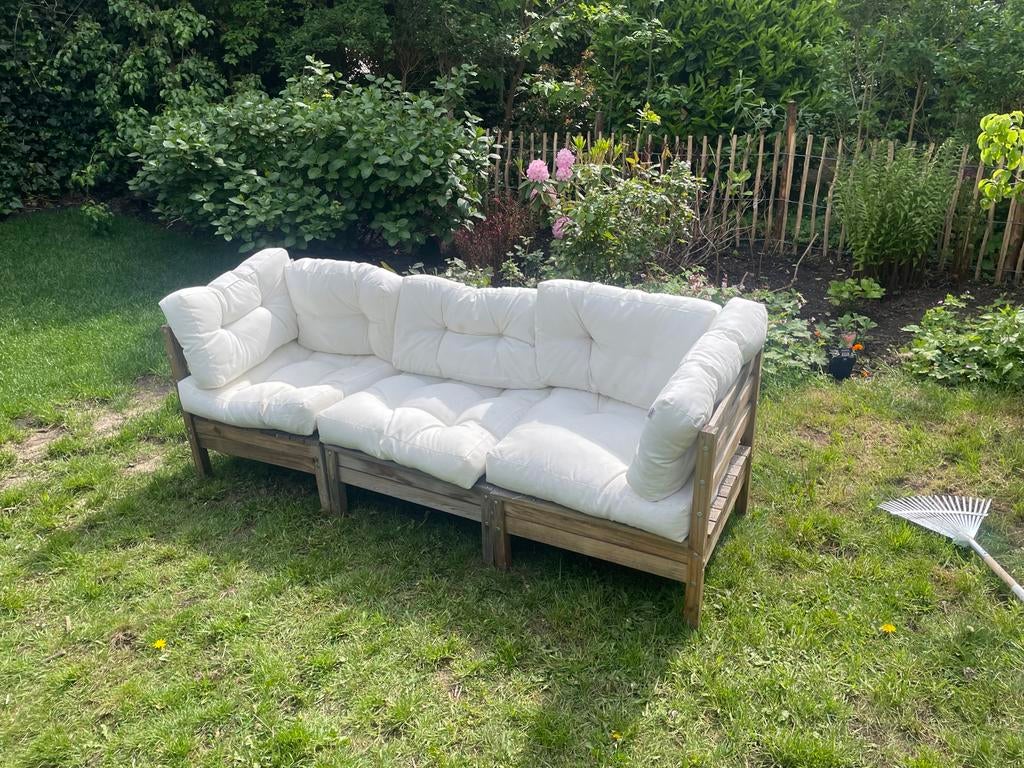 Heerlijke houten loungeset met witte kussens, Tuin en Terras, Tuinsets en Loungesets, Ophalen, 4 zitplaatsen, Gebruikt, Loungeset