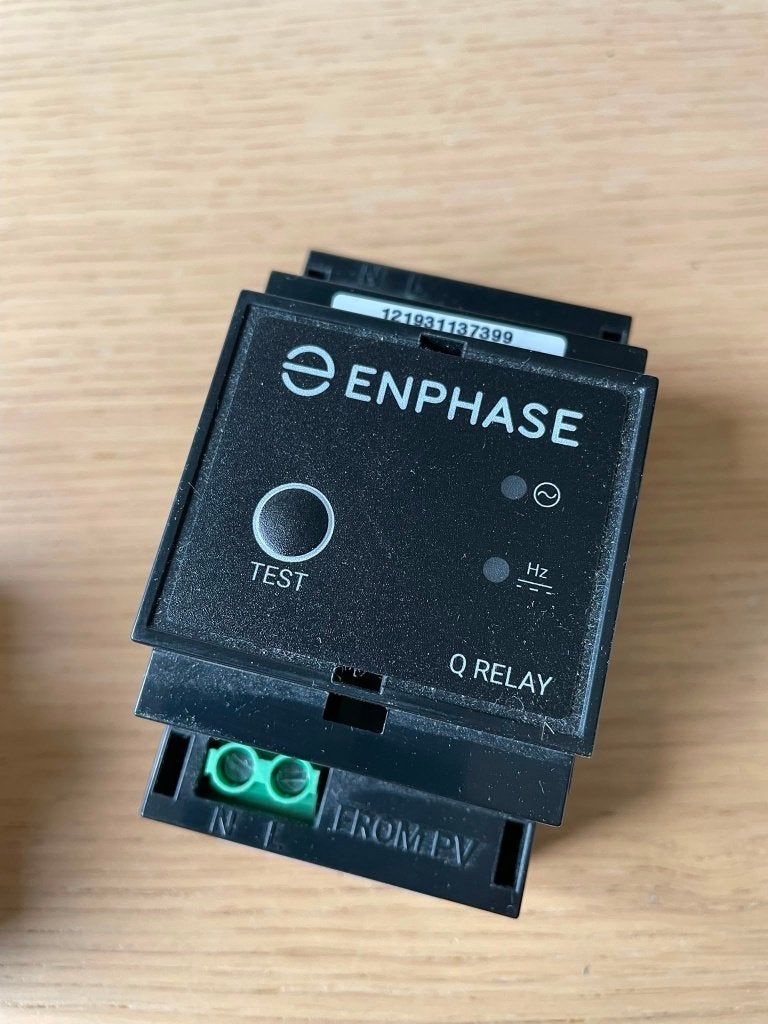 Enphase Q Relay Q-RELAY-1P-INT, Ophalen of Verzenden, Gebruikt, Enphase, Relais